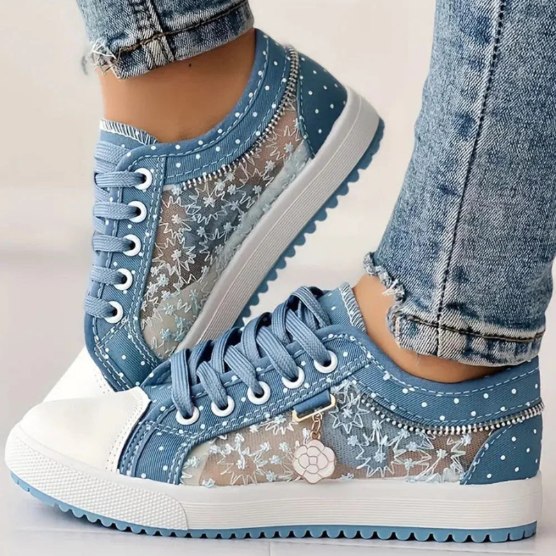 Light Blue (Almost Sold Out) / EU 40 - US (9)