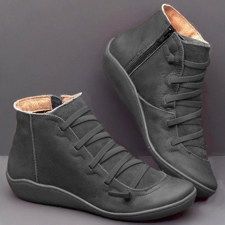 Black / 10