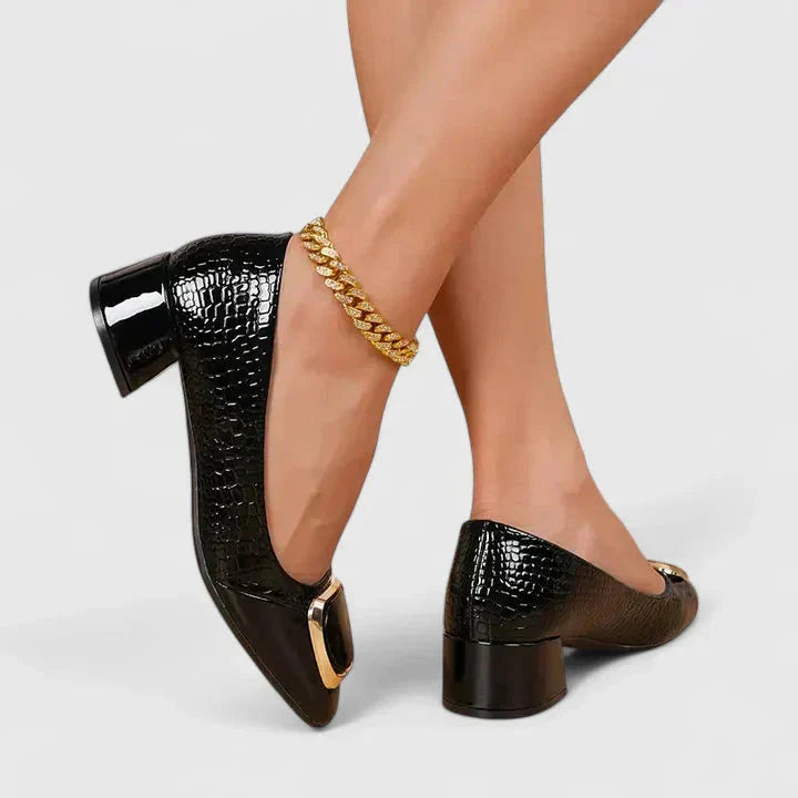 Black / 10